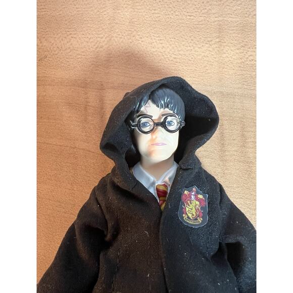 Harry Potter WBEI Action Figure Gryffindor Robe 7” - Picture 3 of 8
